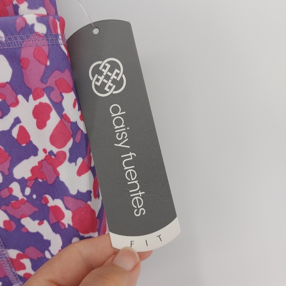 Daisy Feuntes Patterned Crop Leggings - Picture 2 of 7